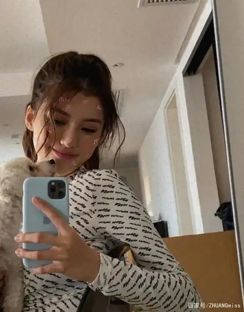 吴千语最新对镜自拍,五官深邃有高辨识度.
