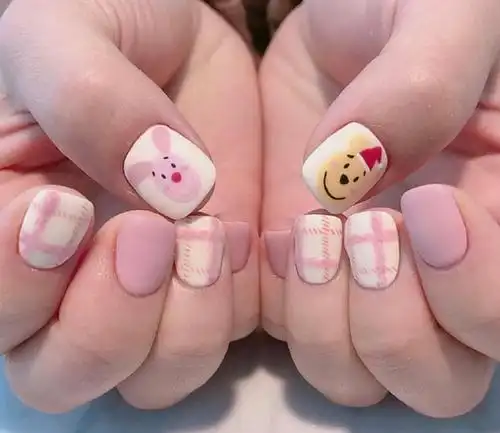 可爱小猪指甲图案