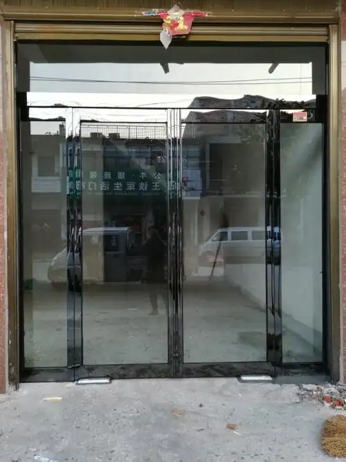 大威玻璃门,客户实景拍摄!