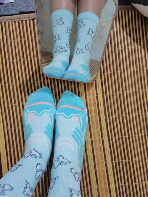 跑完步再换新的一双,每次运动起码要准备三双袜子