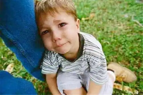 上班快迟到了,宝宝哭着不让走怎么办?这个问题你要早做准备_孩子