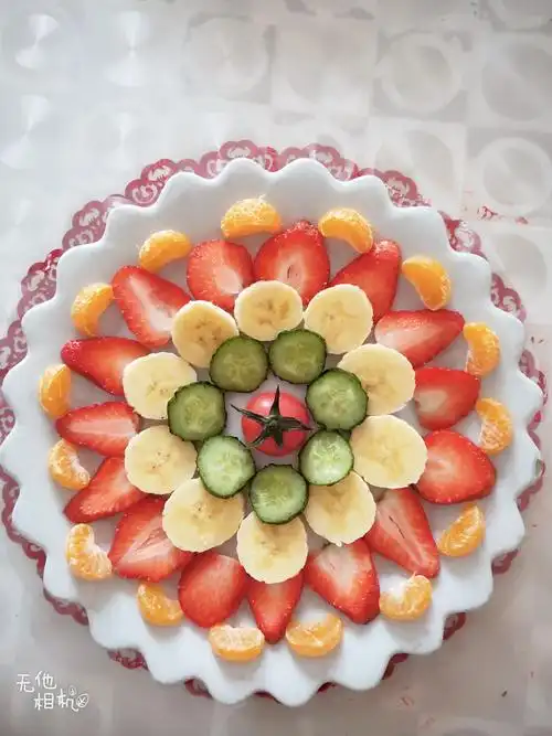 制作水果拼盘.