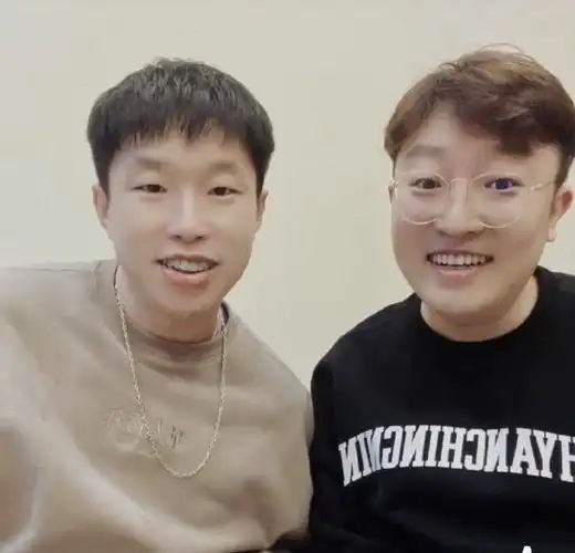 曹鹤阳出演电影话剧情景剧跑到腿软搭档烧饼却在小剧场演混搭