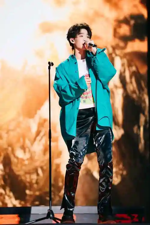 作为《为歌而赞》第二季首发嘉宾,王赫野也献出了