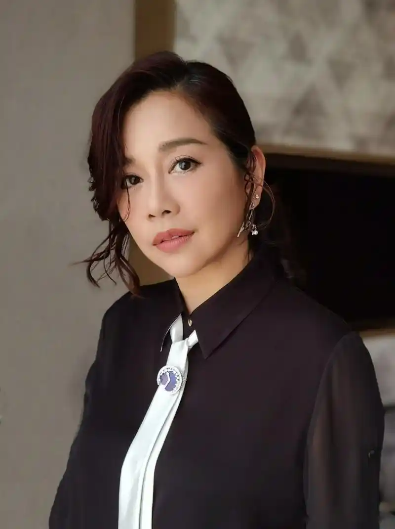 陈松伶#经常手滑点错赞 尴尬 请dea_design 绑着我的小手手