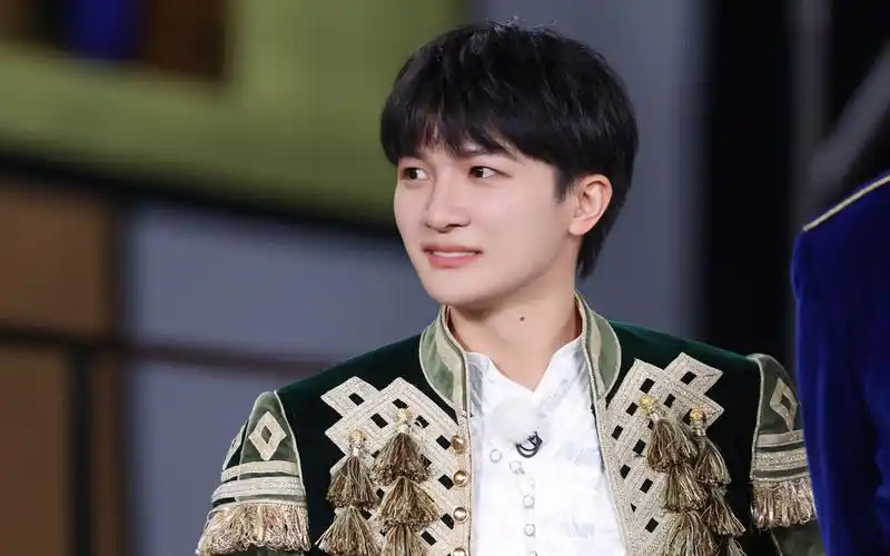 【周深】被粉丝喊话逆袭,周深回应:想 太 多