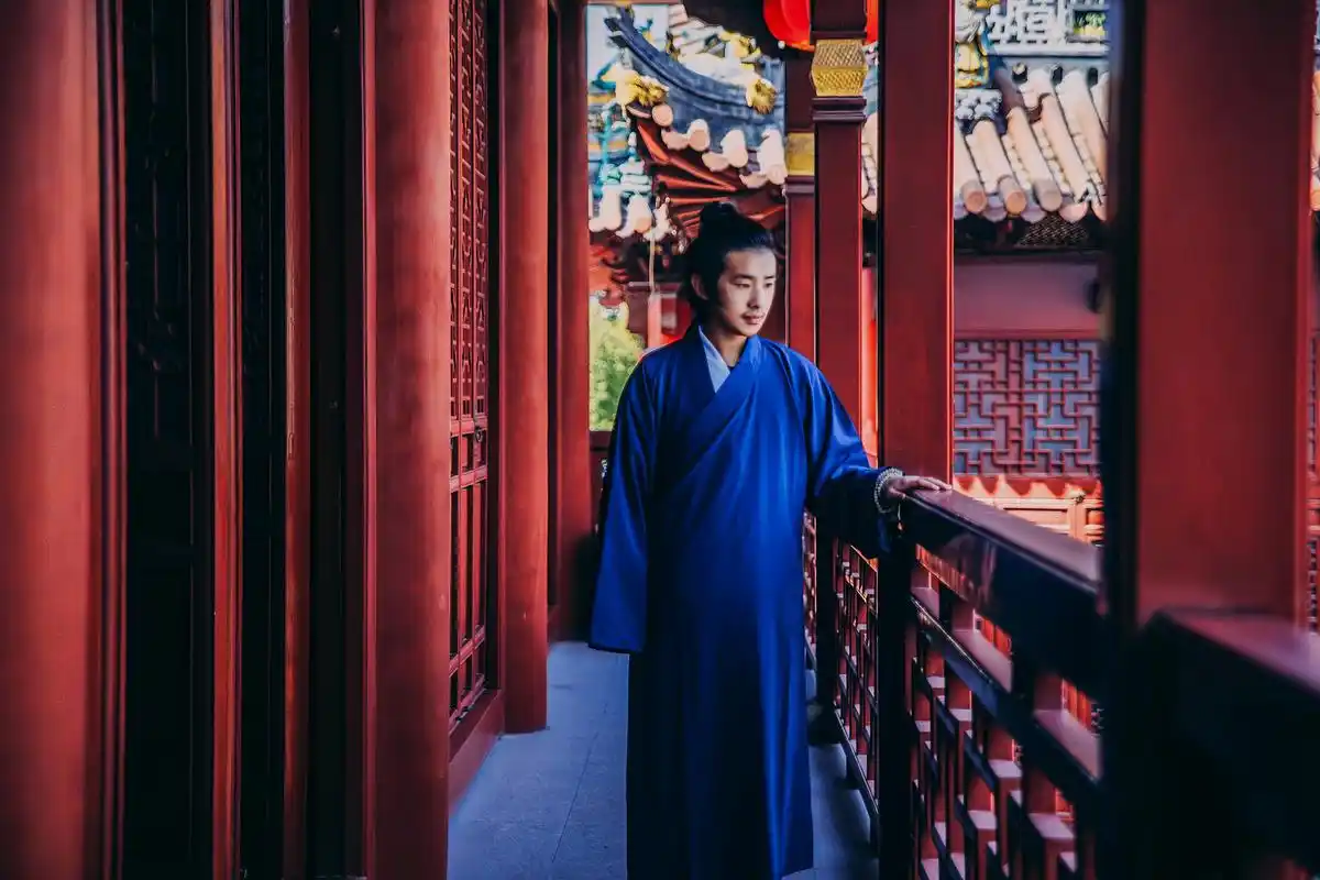 八字命理中导致命主横死夭折的格局都有哪些特点?