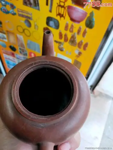 名家红雨刻梅花诗文狮钮紫砂壶