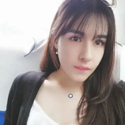 阿的江之女阿迪娜神似周慧敏