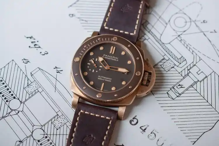 沛纳海submersible潜行系列bronzo腕表pam00968