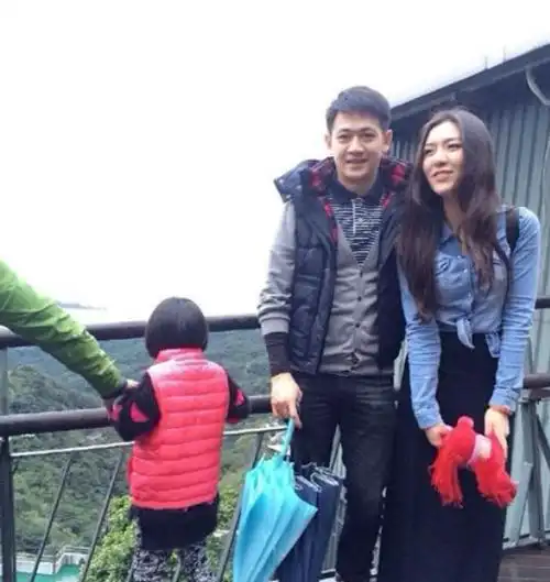 非诚勿扰乔绍恒聂倩牵手成功  两人站在一起外貌上十分般配