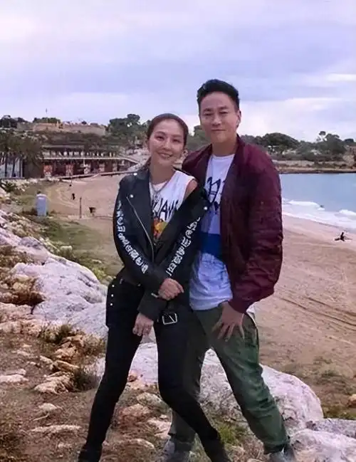 回顾何润东曾三次表白孙俪被拒41岁迎娶柜姐无子也幸福