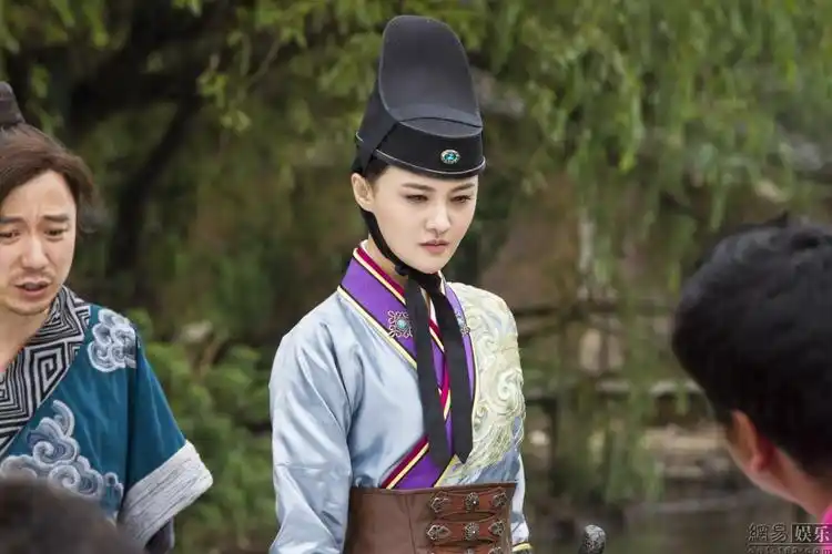 《五鼠闹东京》千金小姐丁月华剧照郑爽壁纸