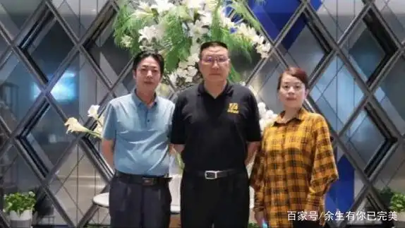 许敏代理律师潘克首次直播,人气很高,但因屡次违规被平台禁言