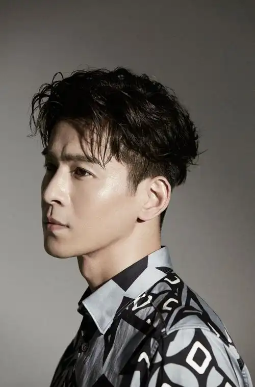 乔振宇沉稳帅气时尚写真图片