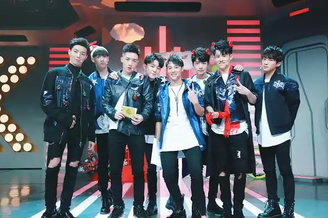 九位小鲜肉大秀cp力满屏bromance粉红