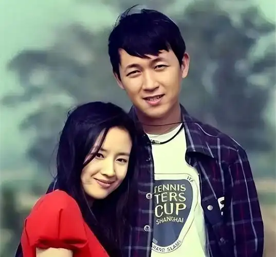 45岁董洁:一婚出轨"抽象派"王大治,离婚11年后,才和丈夫和解