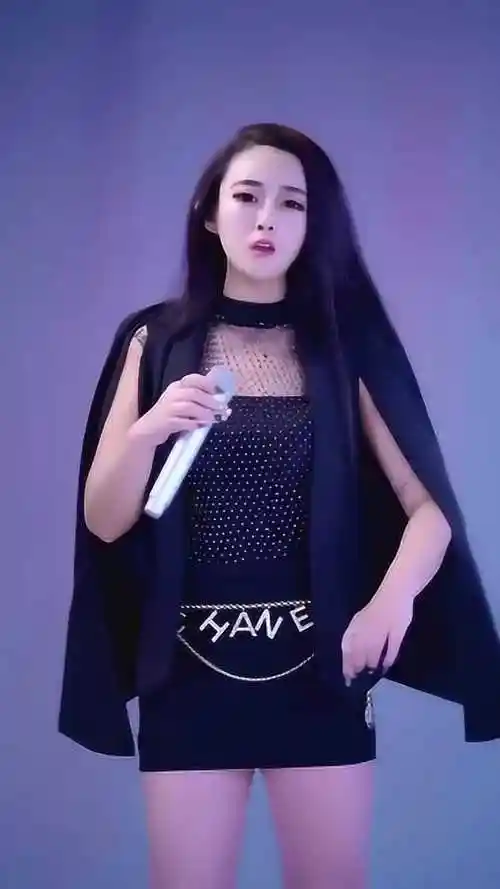 美女翻唱歌曲精彩好看,这样的美女可以火!