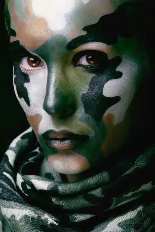 不同颜色的军绿迷彩背景