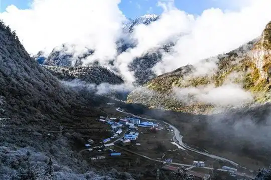 美丽玉麦:一天有四季 十里不同天