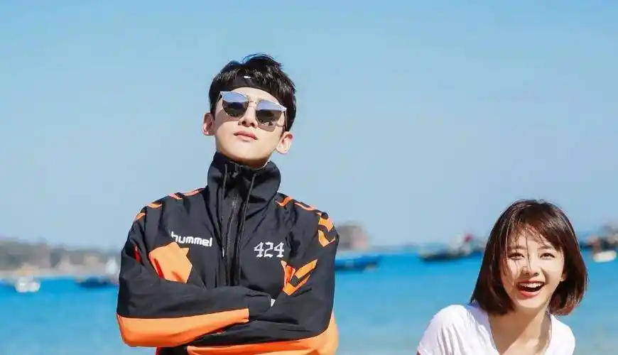 近期谭松韵和白敬亭主演的《新时代》也是刚杀青不久啊,这不她又有好