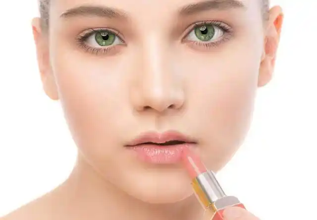 女人不管再美也要涂口红,学会这3个技巧,每天不沾杯,超自信