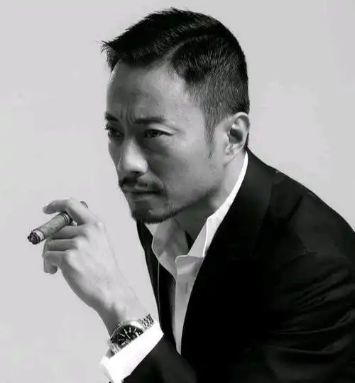 "影帝"张涵予成名往事:蛰伏24年,练就"纯爷们儿"_腾讯新闻