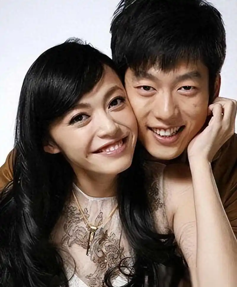 姚晨凌潇肃缘尽12载:事业家庭双重考验,娱乐圈的离合启示 姚晨与