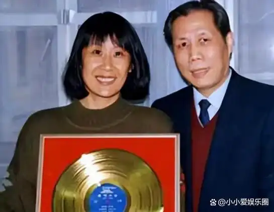 苏小明离婚38年她出国留学后再婚生子如今现状如何