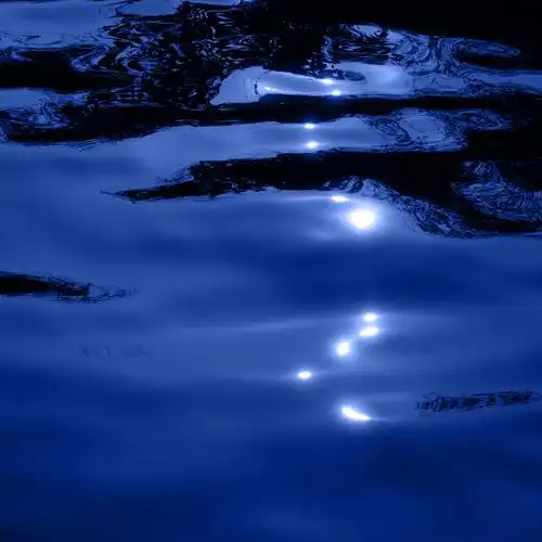 让人冷到骨子里的深邃蓝