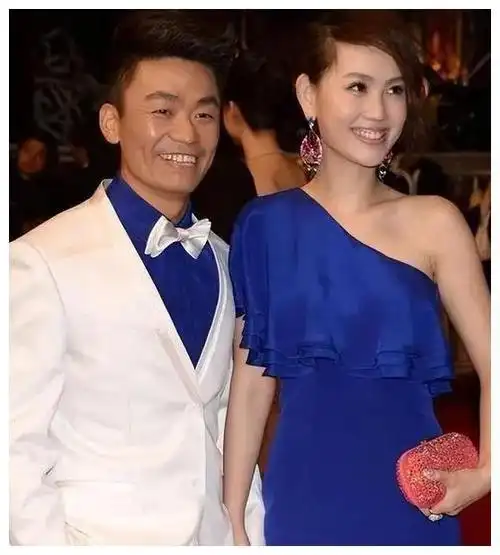 王宝强的女人坑纠葛逃避马蓉遇上冯清避免不了