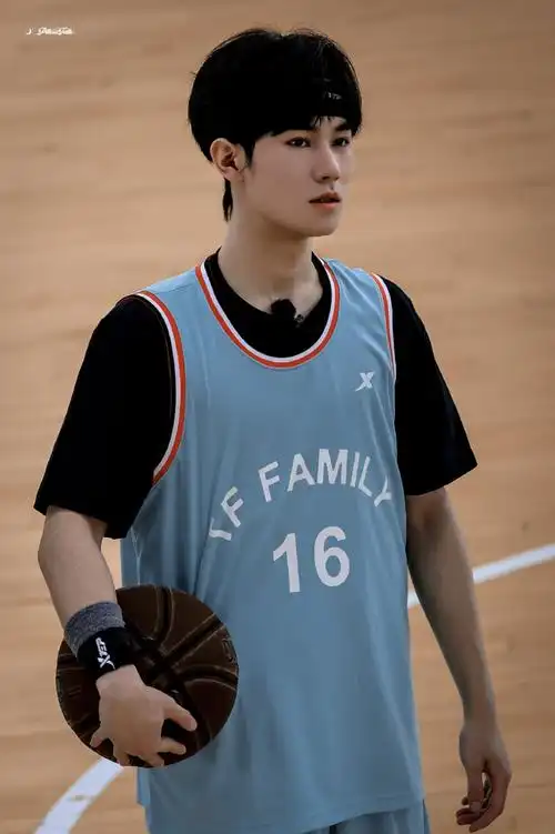 张真源 2022tf家族运动会