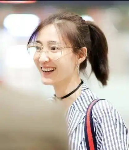 原创"素颜女神"王丽坤,出道16年出演五十部作品,如今混成陪衬_角色