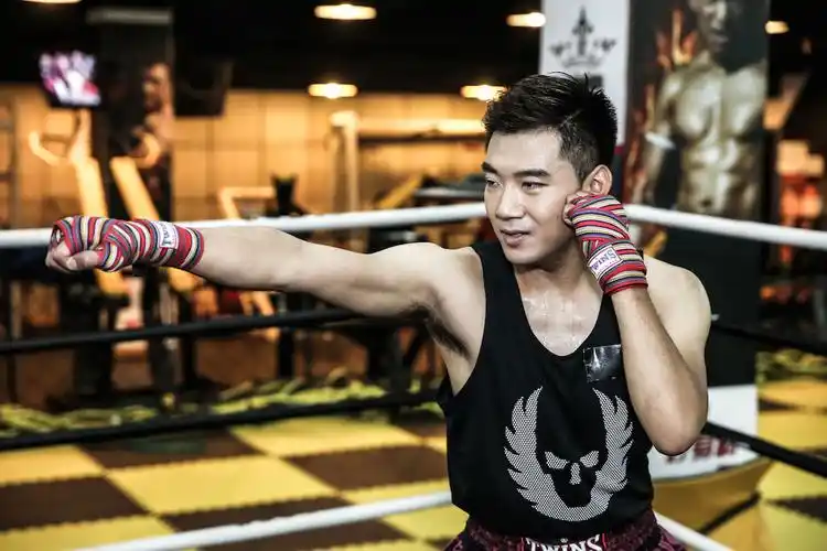 cctv5体育频道主持人尤宁