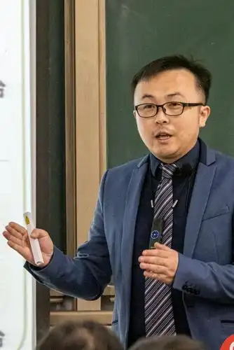 学校第十六届青年教师教学基本功比赛决赛特色组二等奖:杨阳(人文学院