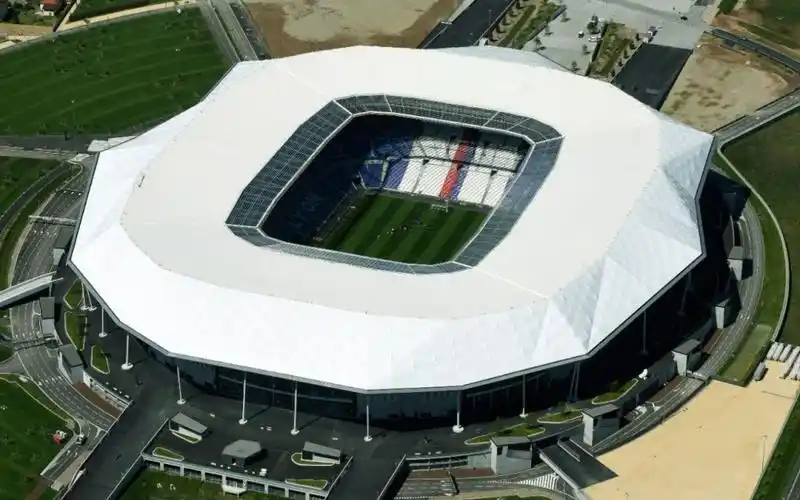 p>奥林匹克公园球场指的是法国足球甲级联赛的里昂足球俱乐部的新