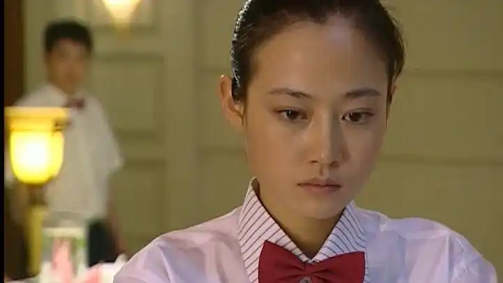 渴望城市:崔哥的视线就没离开过素丽,看得合不拢嘴了