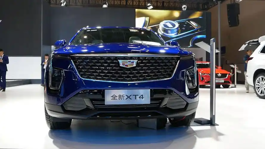 新款凯迪拉克xt4实拍 前脸升级 车内有高级范