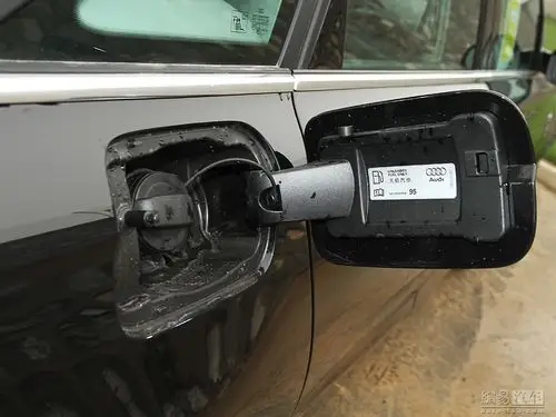 奥迪a6(进口) 2013款 40 tfsi hybrid--油箱盖开启 / 178