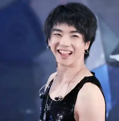 华晨宇简介资料大全(华晨宇,纯情的一生)