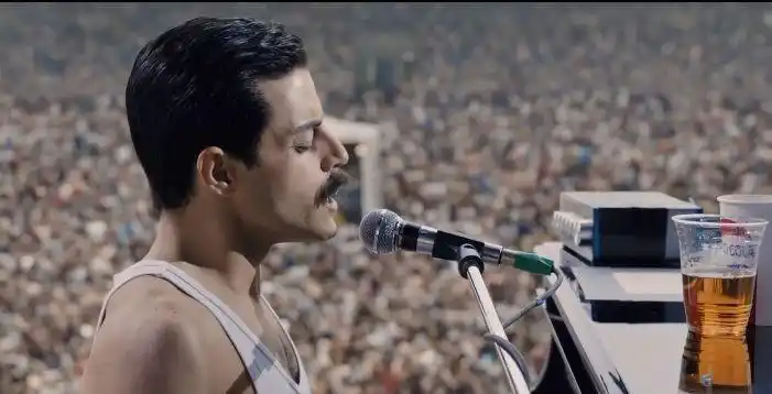 皇后乐队20分钟表演,不仅带来了当日单笔最高额100万英镑捐款,那段