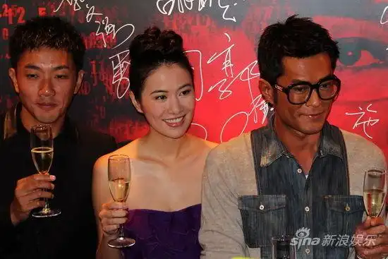 《窃听2》票房破2亿 古天乐叶璇香港开心庆功