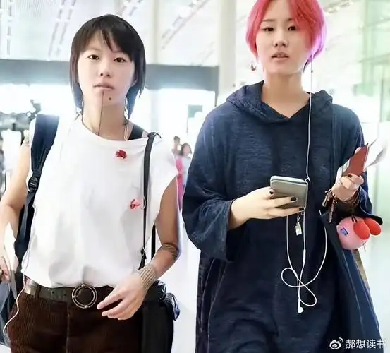 窦靖童回应结婚传言看似桀骜不驯的她实则并没有那么不靠谱