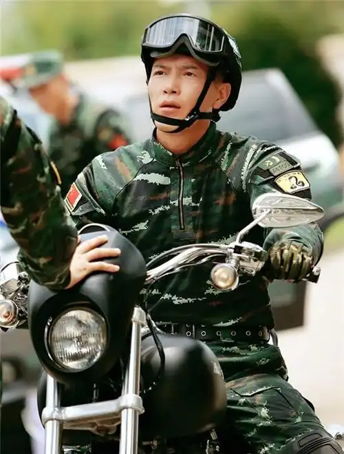 《利刃出击》猎豹突击队受追捧 张进显"戏精体质"