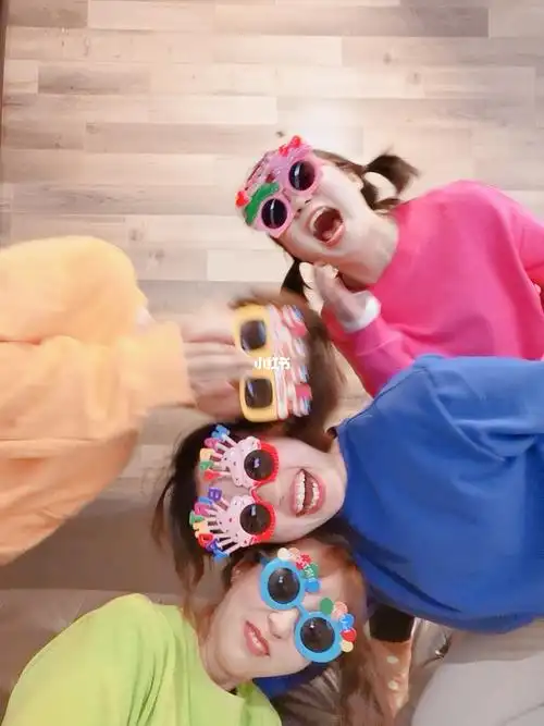 沙雕搞怪可爱自拍姐妹照姿势百科全书