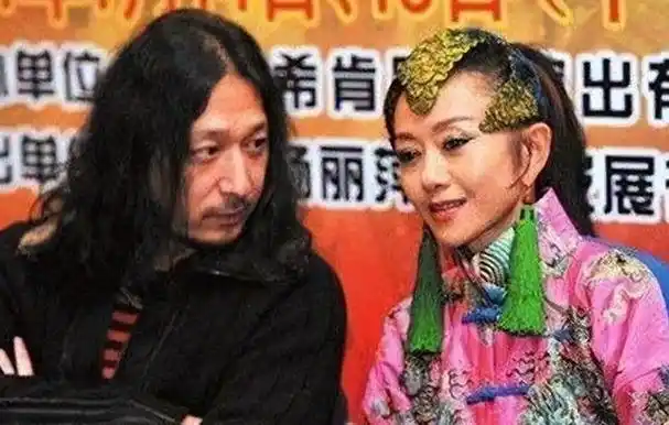 与杨丽萍离婚20年后前夫刘淳晴毅然回到身边尽管无儿无女也无妨