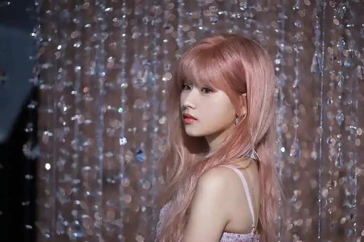 twice的凑崎纱夏sana有什么神图