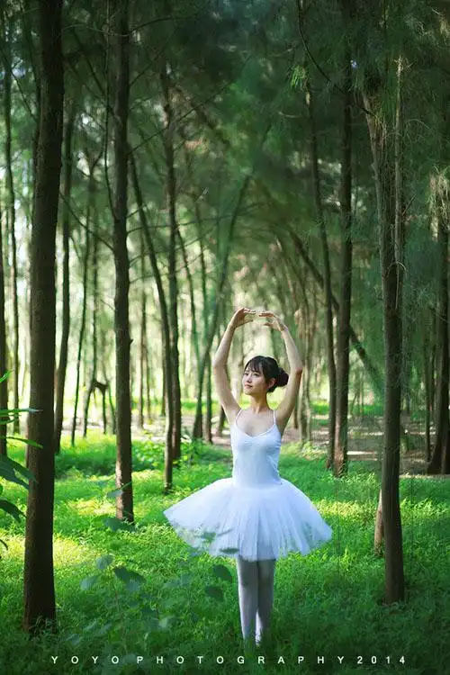 清纯的芭蕾舞女孩气质美女户外唯美清新写真
