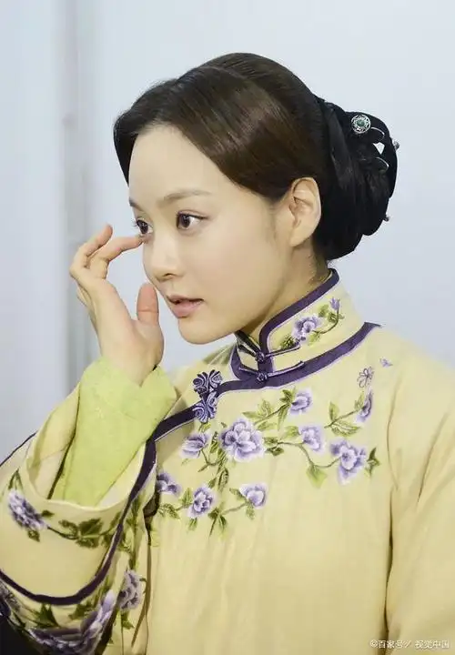 蔡琳——她俏皮可爱,眉梢含着笑意,集美貌与幽默于一身的演员