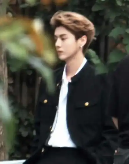 鹿晗近照曝光,与关晓彤恋爱后的变化